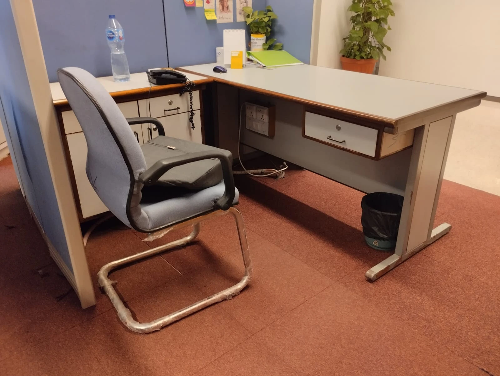 PSO 6th & 7th: An individual workstation within the existing office layout. Existing condition · 28 January 2023.