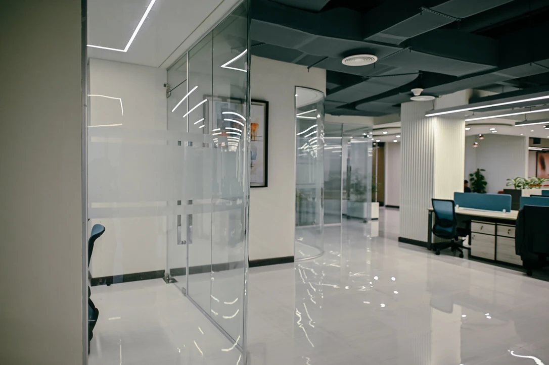 PSO Head Office · 6th & 7th floors / Glass & movement