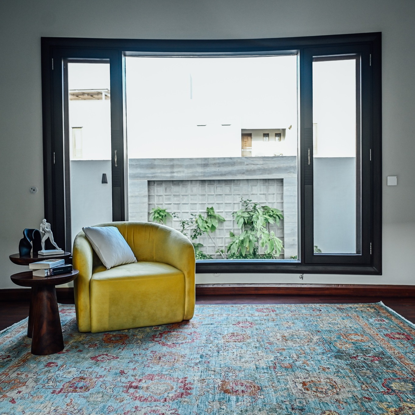 "Framing light. Curating calm."
A quiet corner where architecture lets daylight become the main design element.
